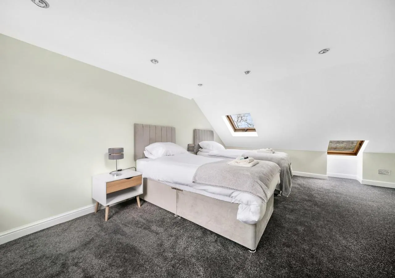 Uksas Two Bed Flat Park Front Apartment London 0*,  United Kingdom