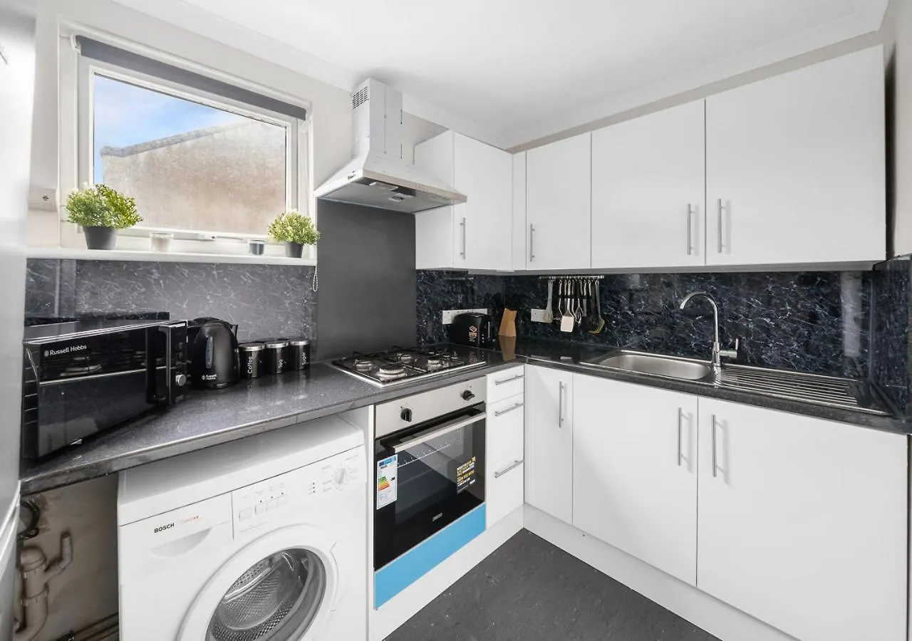 런던 Uksas Two Bed Flat Park Front 아파트